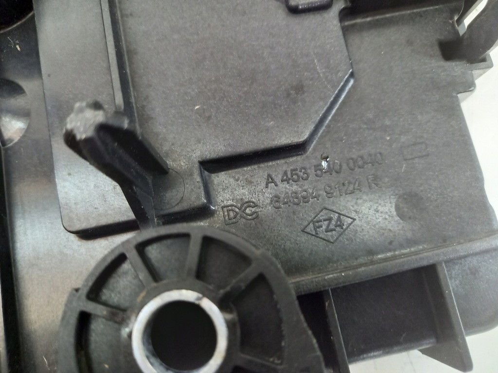 фото №7, Основание аккумулятор renault twingo iii 16r.