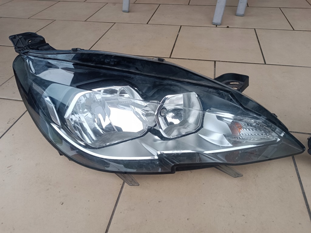 фото №8, Peugeot 308 t9 лампа перед левая i правая сторона обычная 13-17