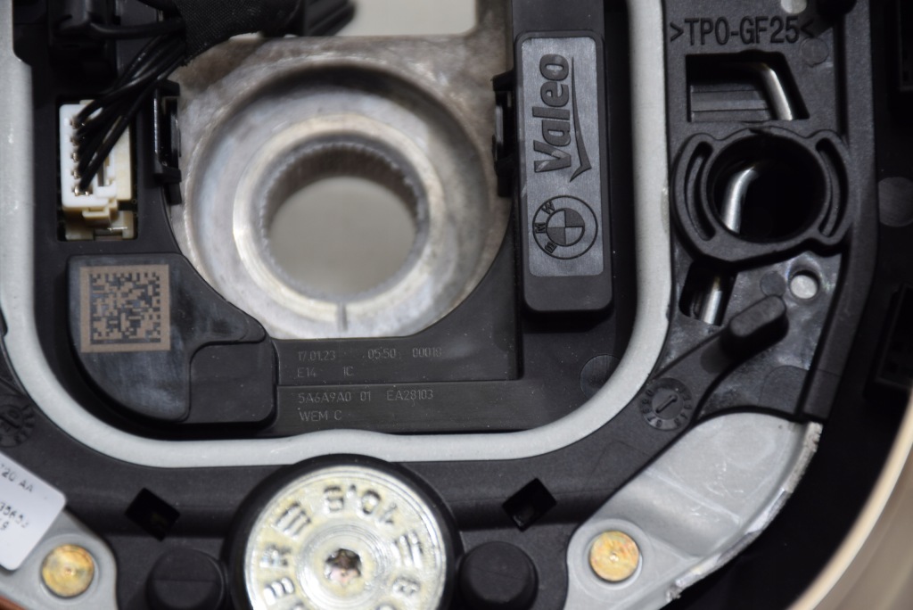 Bmw ix i20 воздуховод мультифункция кожа с подогревом оригинал Недорого