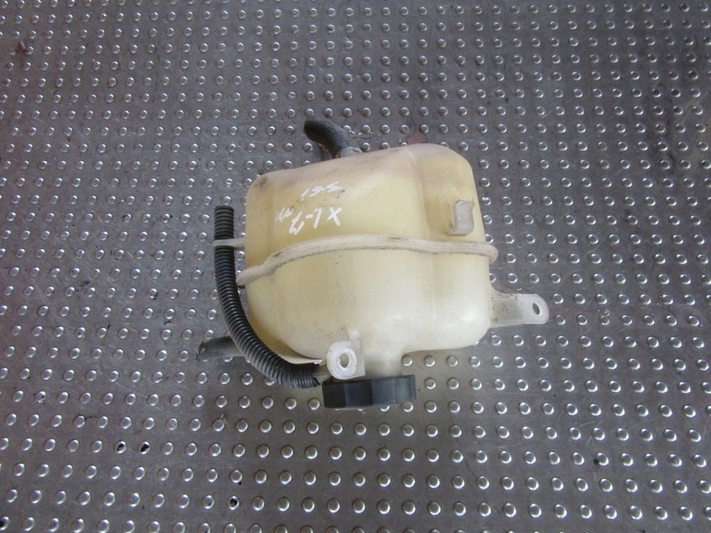 фото №5, Suzuki xl7 3.6 v6 2007 бачок расширительный