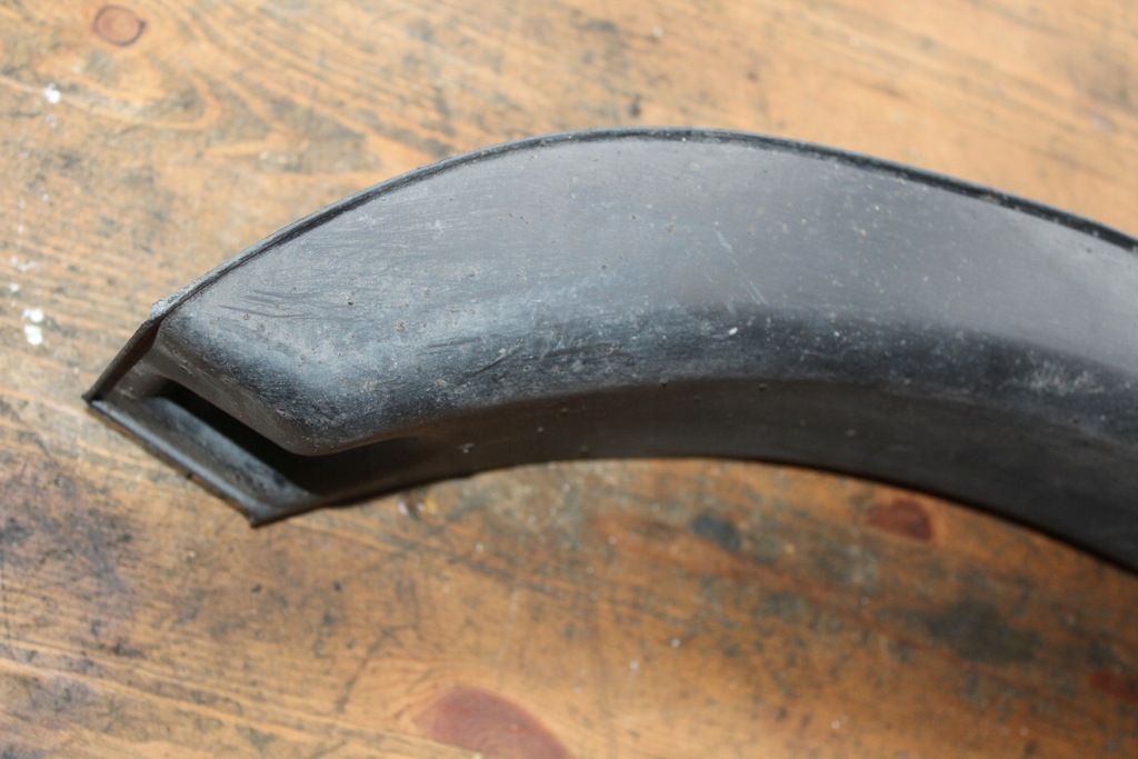 фото №7, Захист підкрилок правий задня avensis verso 87268-44020