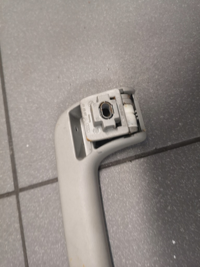 фото №7, Ручка потолочный перед audi a4 b6 8e0857607