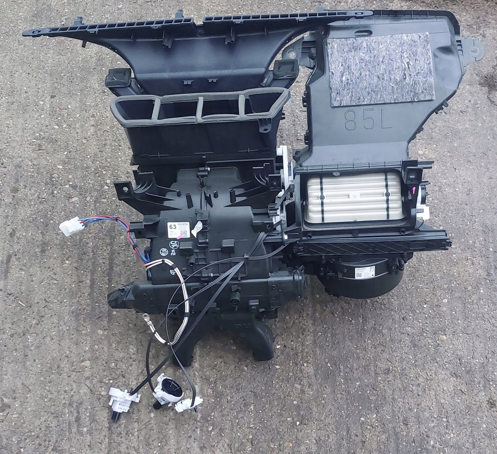 фото №1, Toyota yaris iii 1,33 отопитель 14r