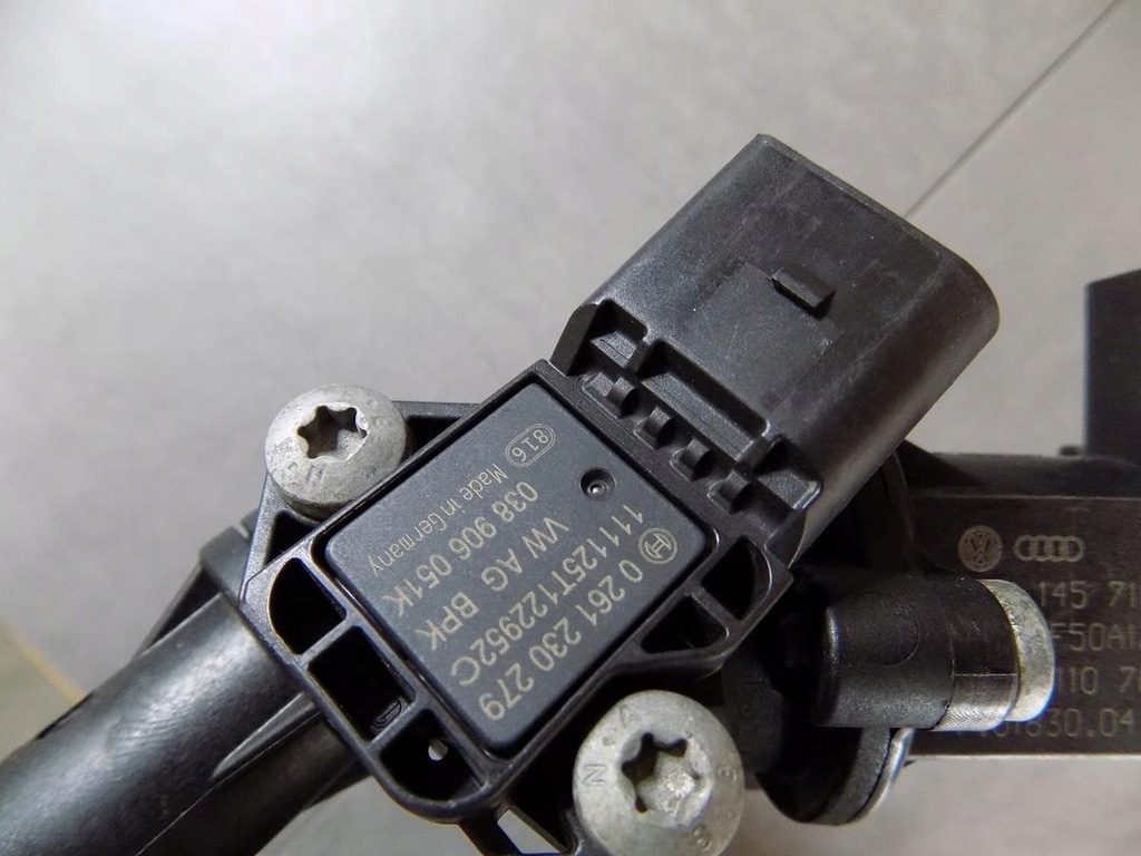 фото №6, Audi s8 a8 d4 електроклапан шланг 079145751f