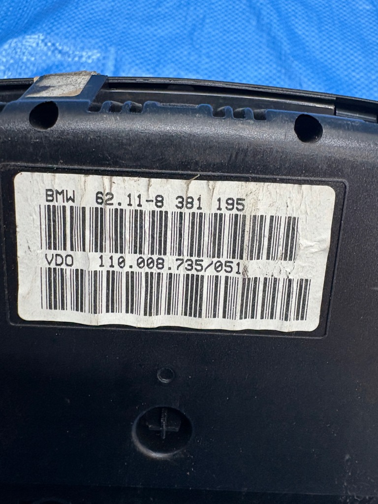 Лічильник прилади bmw e39 520 2.0 8381195 в Україні