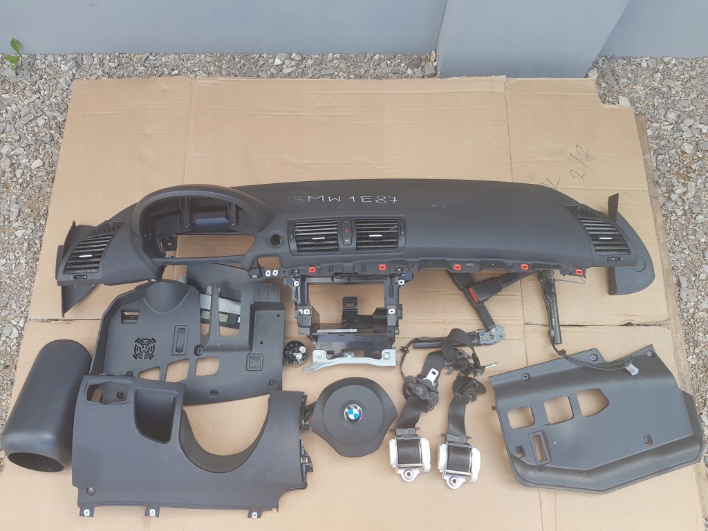 фото №1, Bmw 1 e87 панель приладів консоль подушка безпеки подушки безпеки ремені