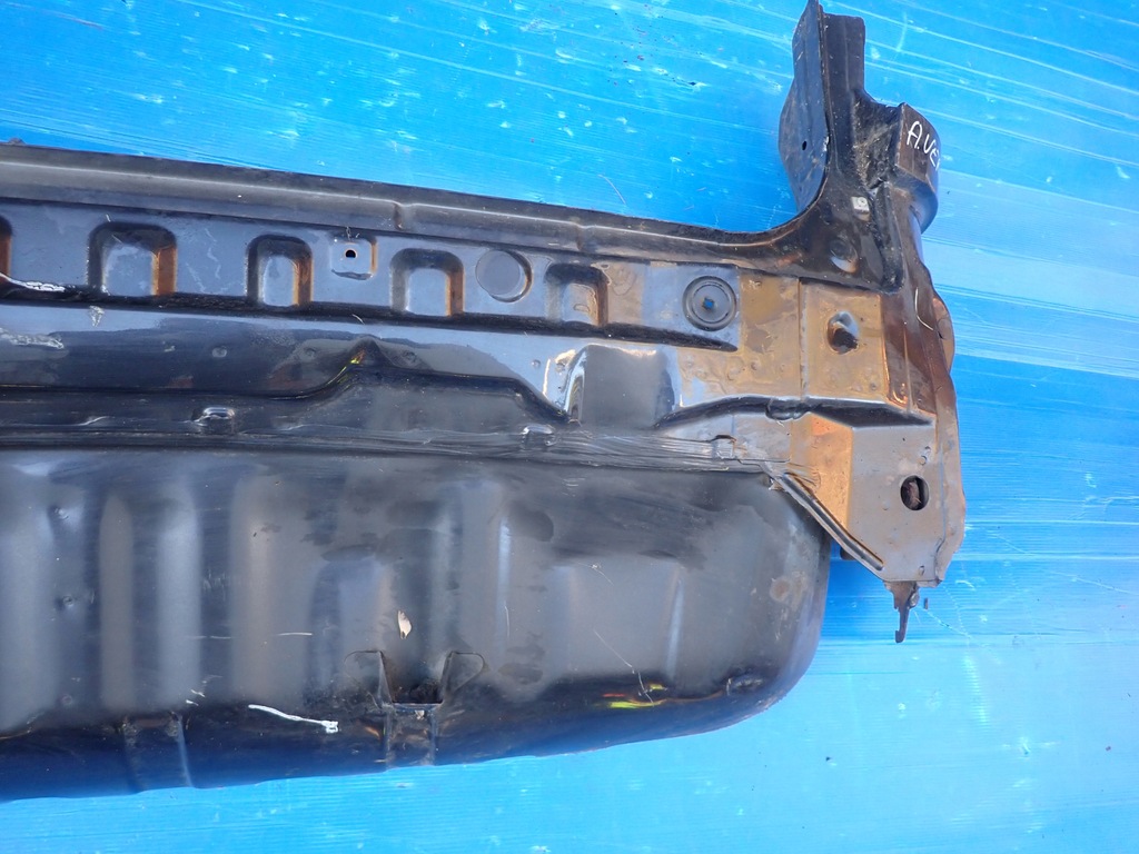 фото №6, Toyota avensis verso 01- pas задній