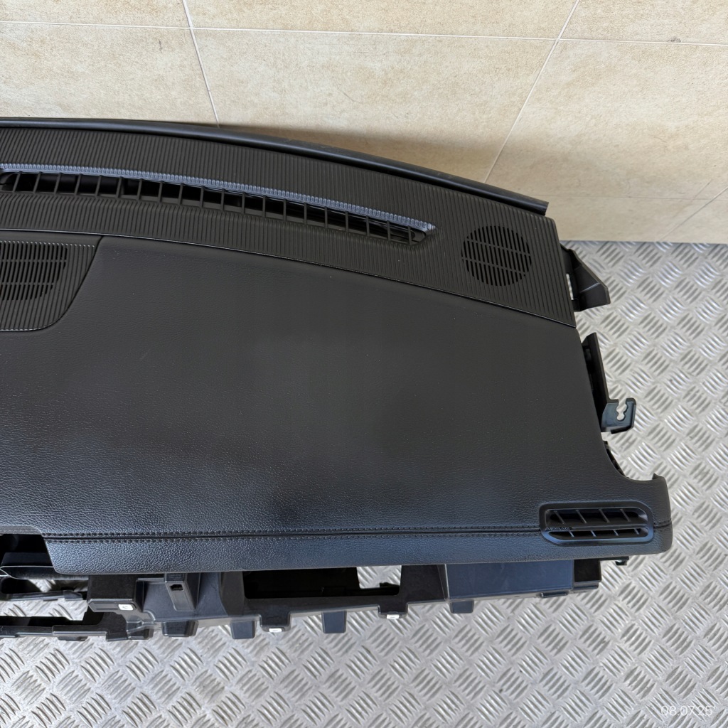 Приборная панель комплектная подушка безопасности панель  ремни приборная панель jeep compass 2 рестайлинг  2021 год Недорого