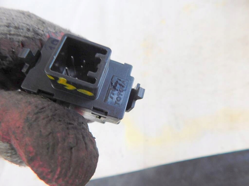 фото №9, Corolla e12 2004r 3d переключатель стекло