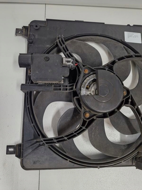 Volvo v40 2 2 1.6 d вентилятор радиатора 31319165 940009301 с Разборки
