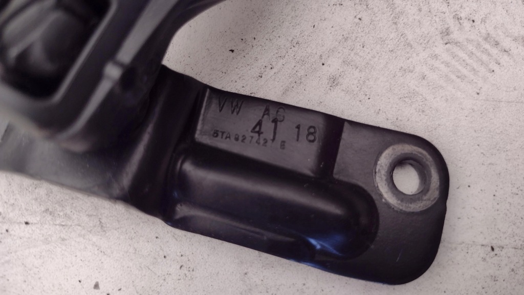 Vw touran 5t привід кришки лівий 5ta927427e Київ