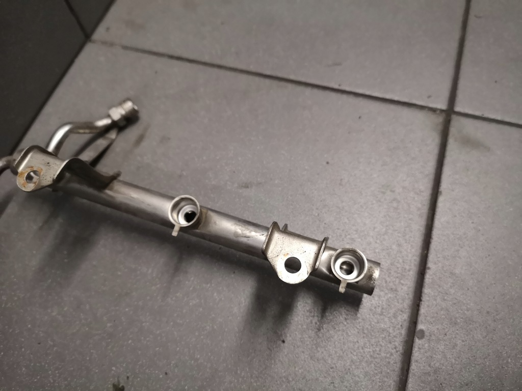 фото №9, Молдинг упорскування audi a6 c6 2.4 bdw 06e133681f