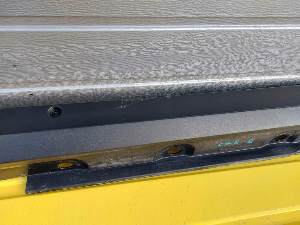 фото №4, Toyota cht ch-r молдинг порог правая 20r