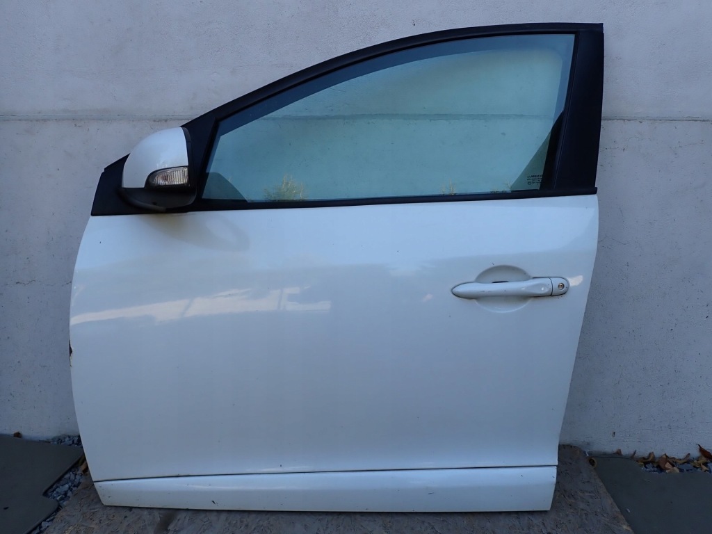 Купити Дверей ліве передні ліве перед renault megane 3 3 08-15r колір ov369