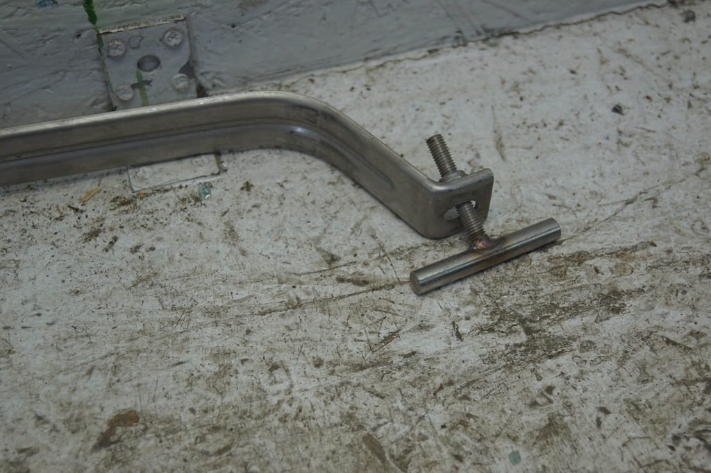 фото №5, Хомут кронштейн бака aston martin db11