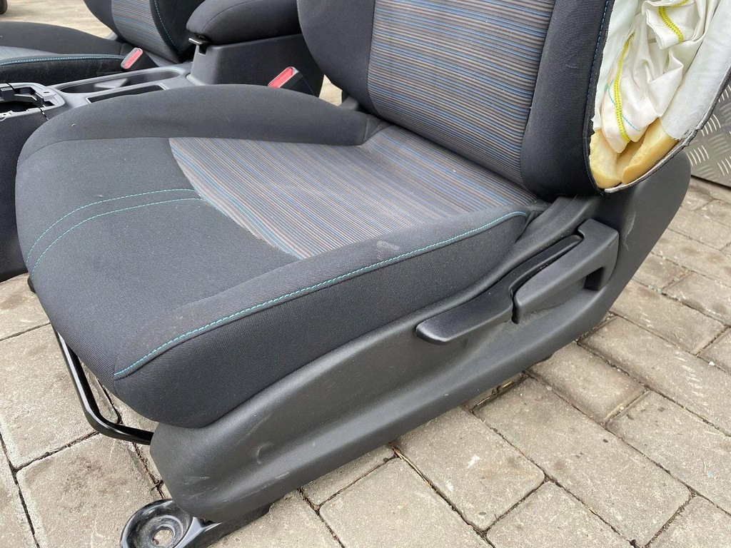 фото №5, Nissan leaf ii подголовники задняя