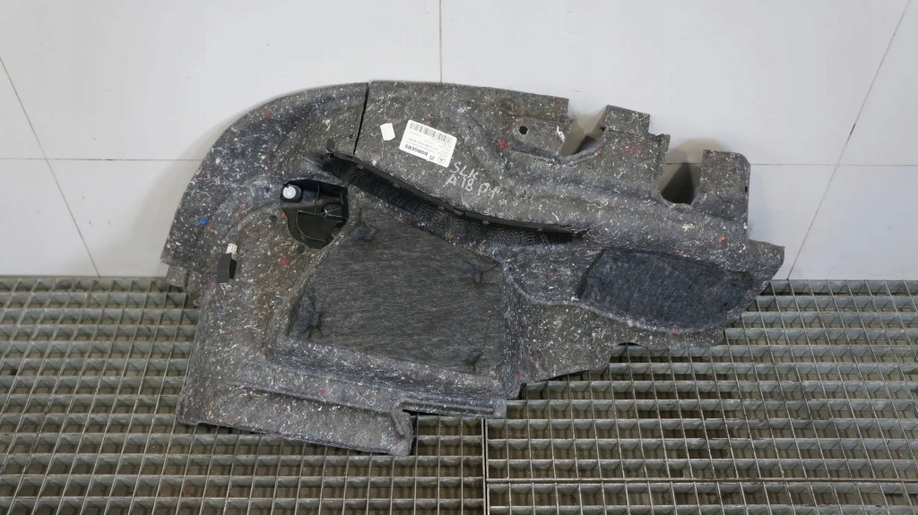 фото №2, Обивка обшивка багажника правый задняя mercedes slk w172 r172