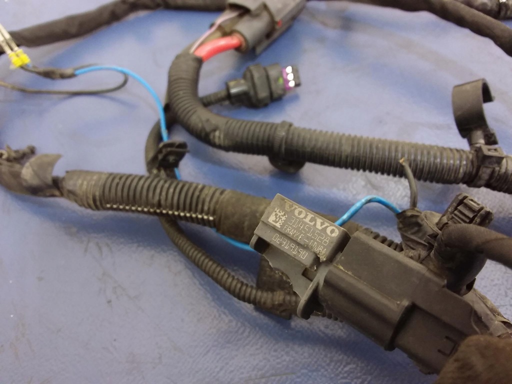 фото №9, Volvo xc60 ii 2.0 t5 электропроводка отсек двигателя