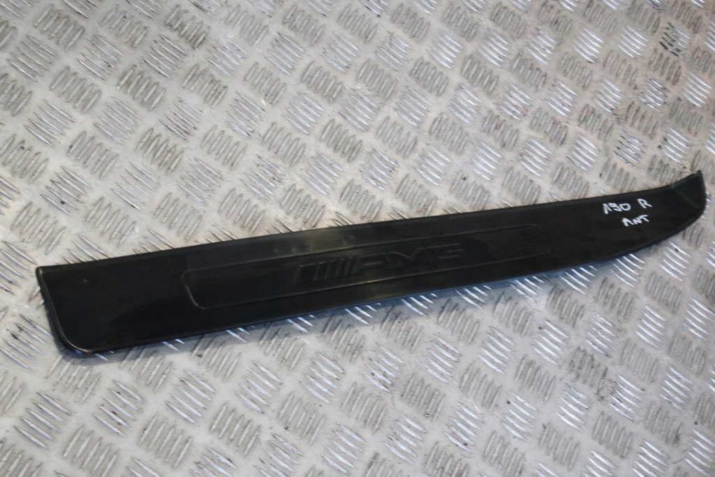 Купить Накладка порог правая mercedes gtc amg w190 a1906801402