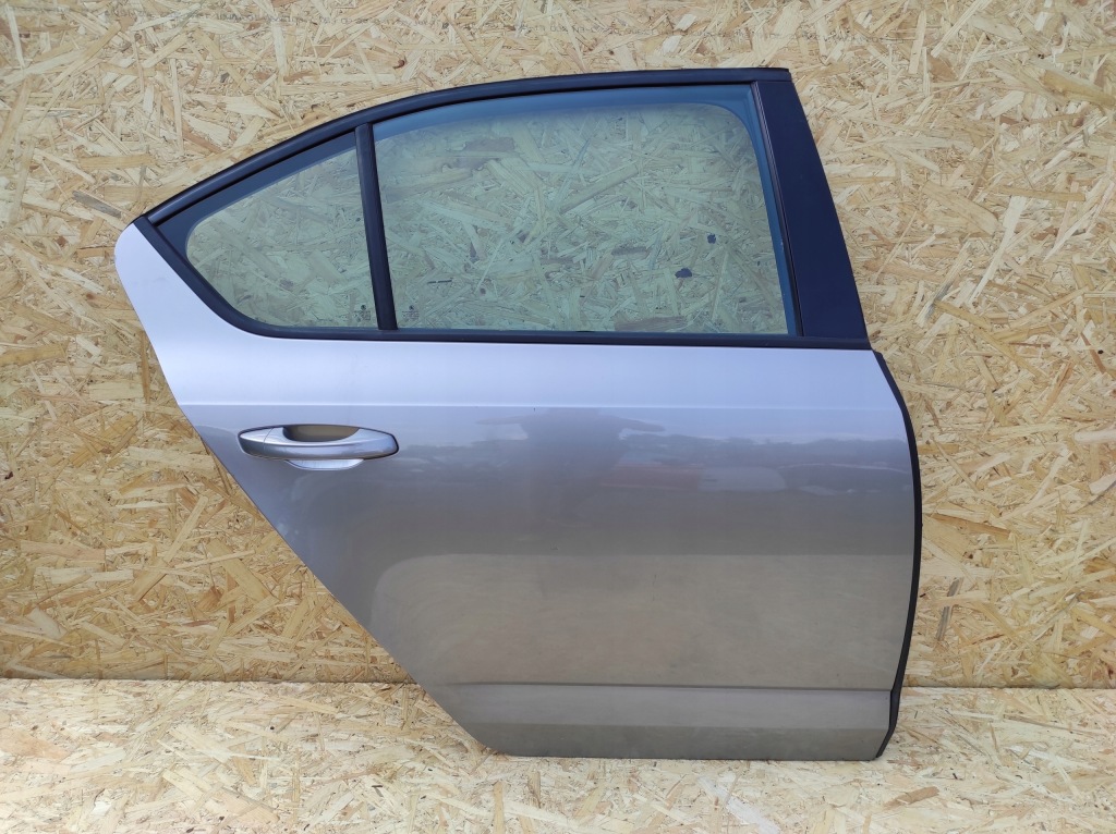 фото №1, Дверь правое задние skoda octavia iii lift hb
