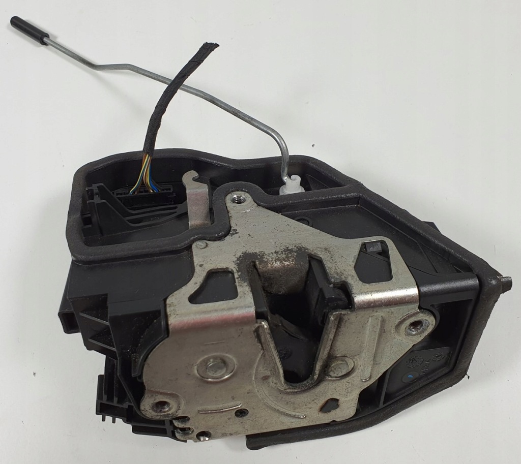 фото №1, Замок двері правий bmw 6 e63 e60 7167074 europa