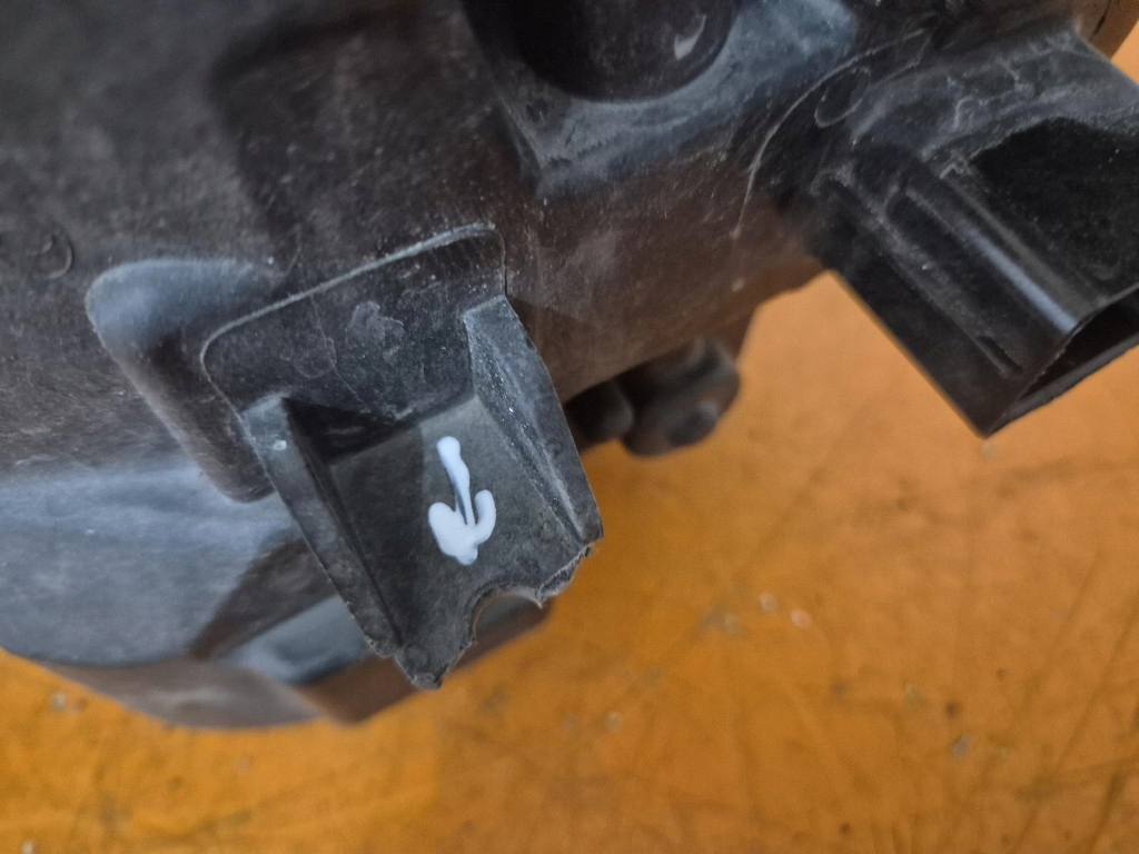 фото №11, Volvo xc60 ii 17- лампа права перед фара правий 32337375