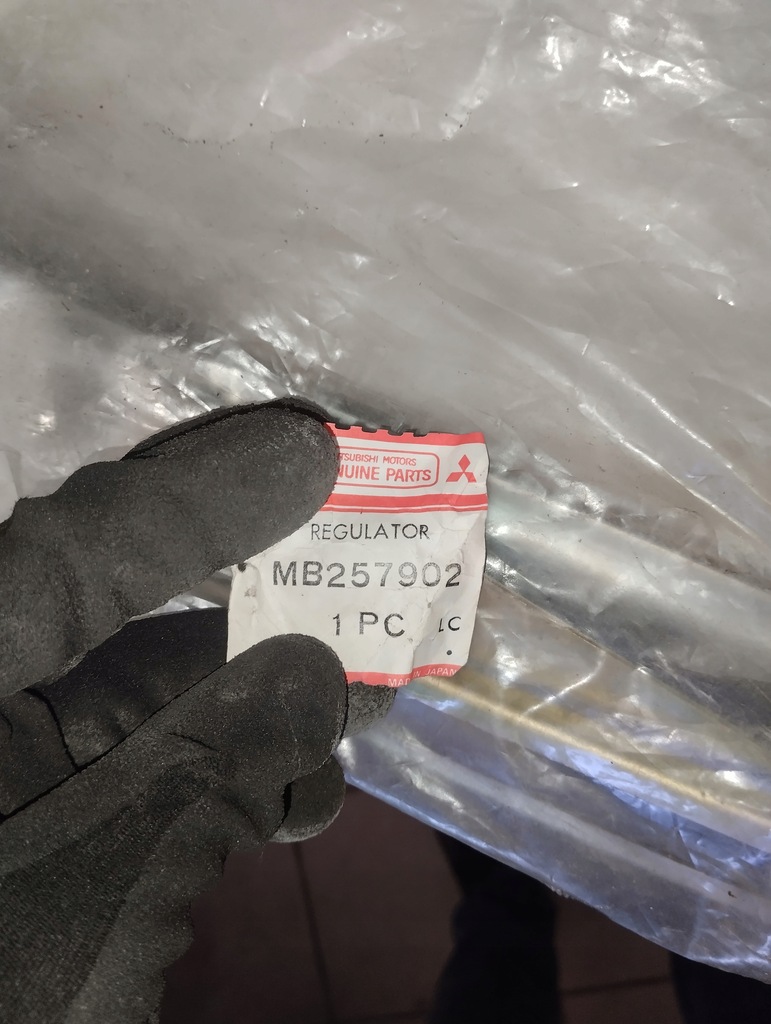 фото №8, Підйомник скло перед правий mitsubishi pajero montero