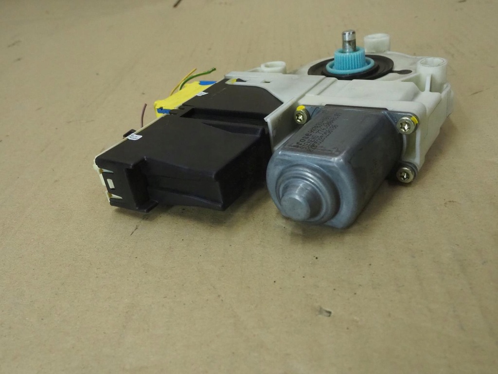 фото №16, Двигатель стекло передней правой peugeot 307 9649911380