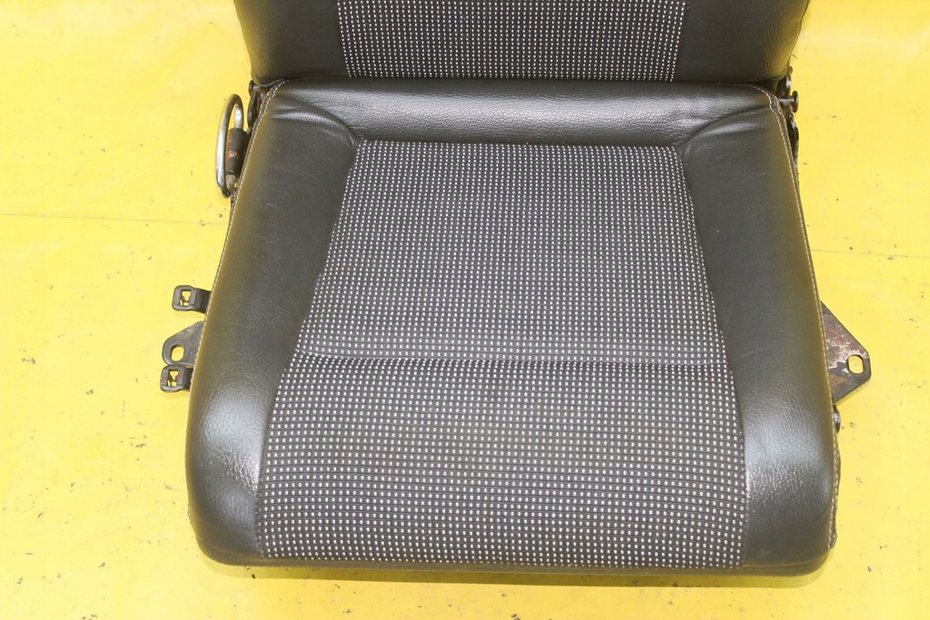 фото №4, Сидіння правий задня задній 3 ряд zafira b