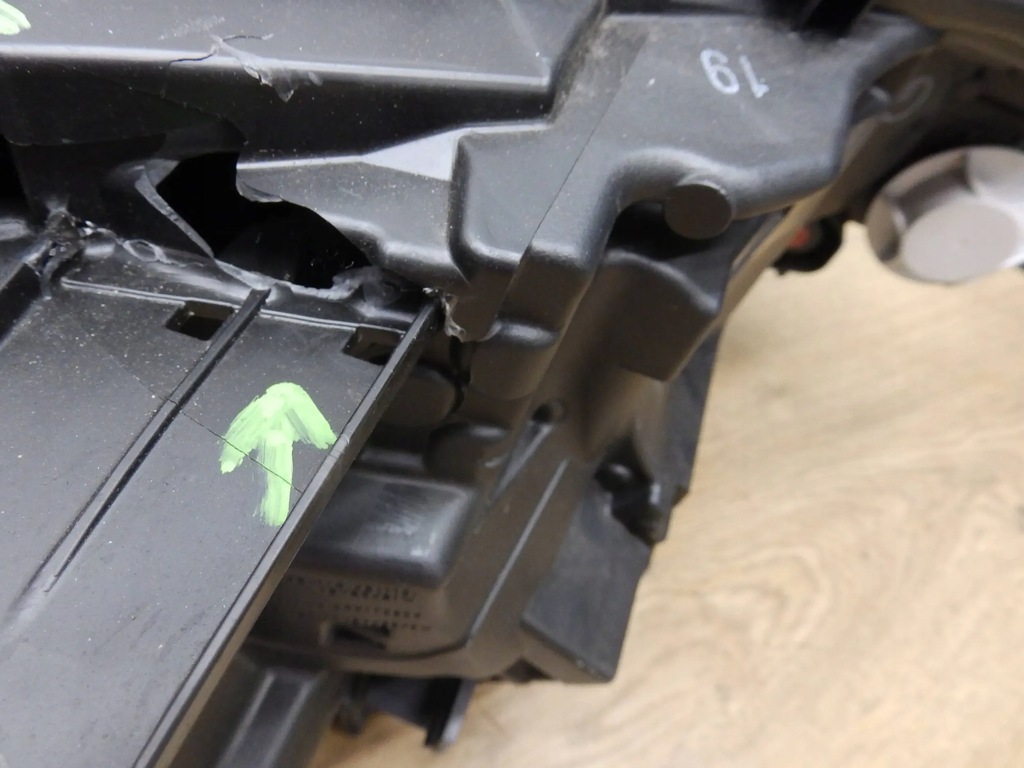 фото №8, Toyota bz4x 2023 перед сторона левая лампы передние