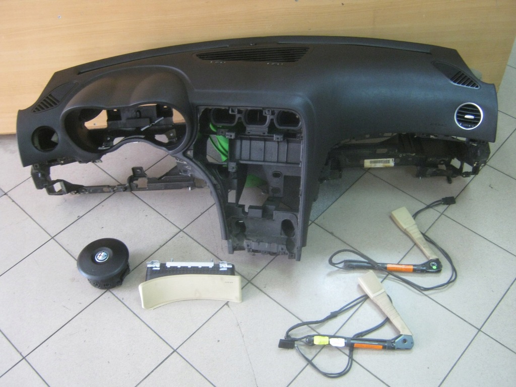 фото №1, Подушка безопасности приборная панель консоль подушки безопасности alfa romeo 159