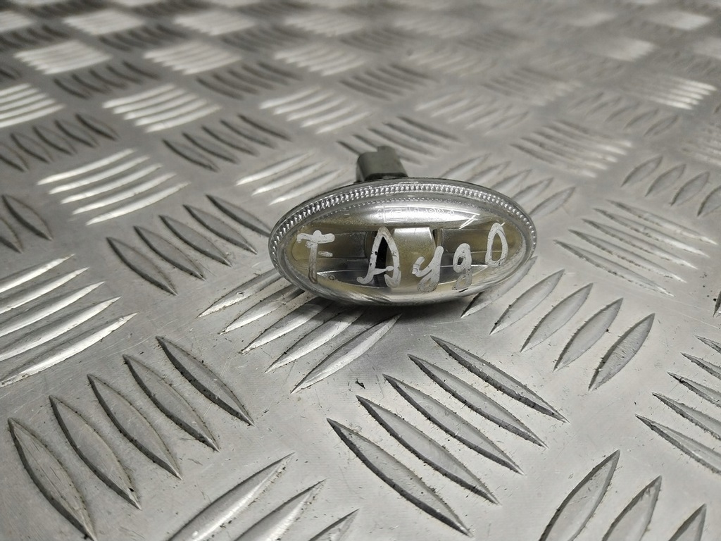 фото №1, Поворотник левый toyota aygo