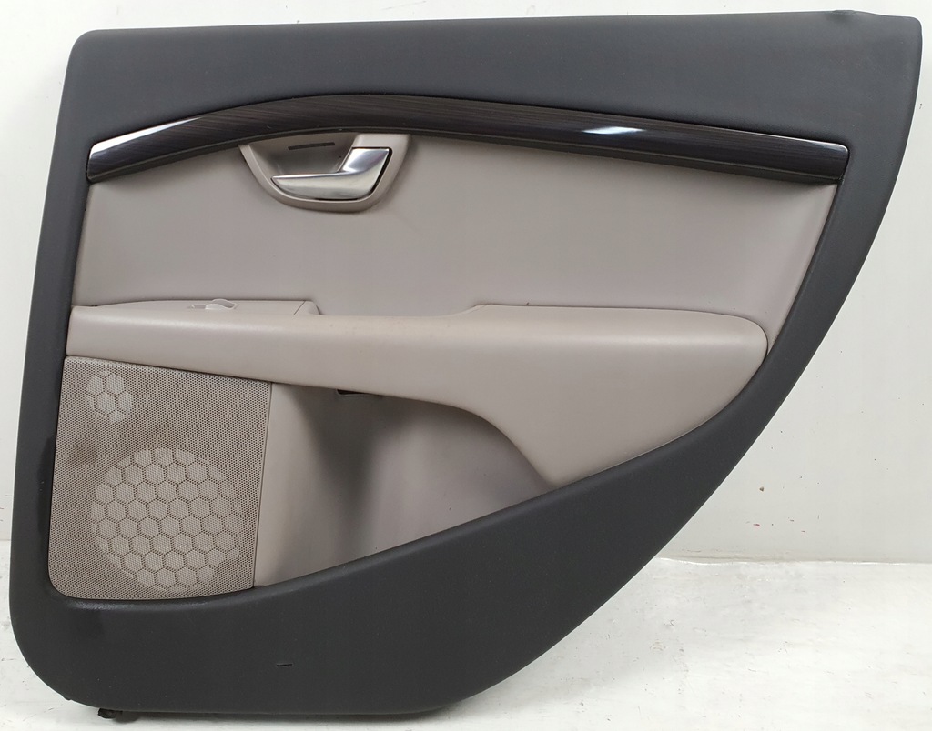 фото №1, Обивка обшивка дверь правый задняя volvo v70 iii v60