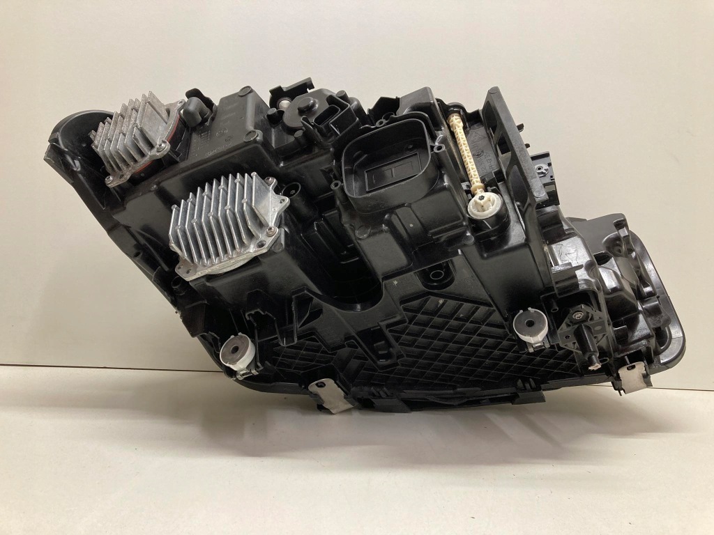 Лампа ліва фара bmw 5 g30 g31 рестайлінг  laser європа ідеальна демонтаж Зі Шроту