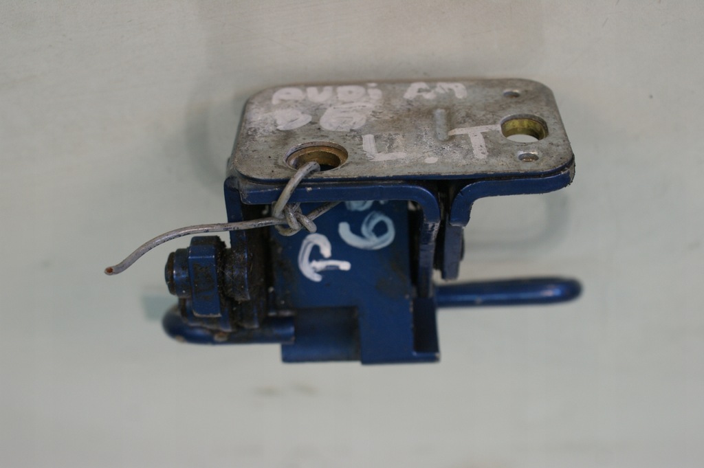 фото №1, Петля дверь левый задняя audi a4 b6 8e0833411