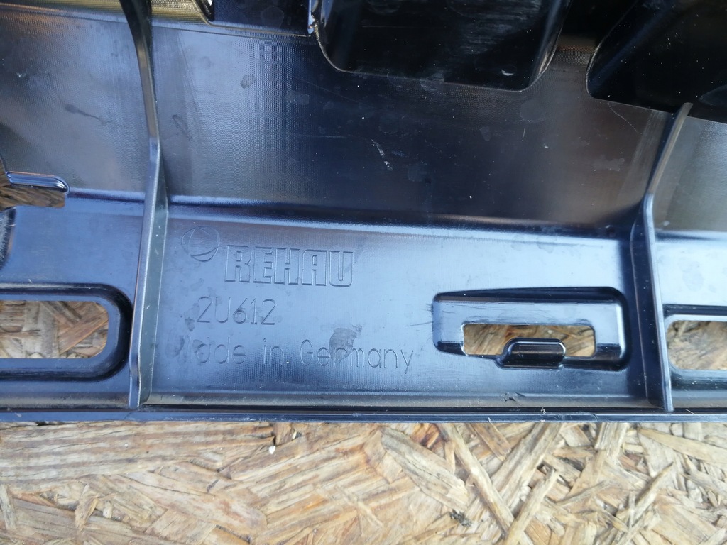 фото №10, Skoda enyaq 21-решётка средняя решётка радиатора решётка радиатора бампера перед камера 5la853653