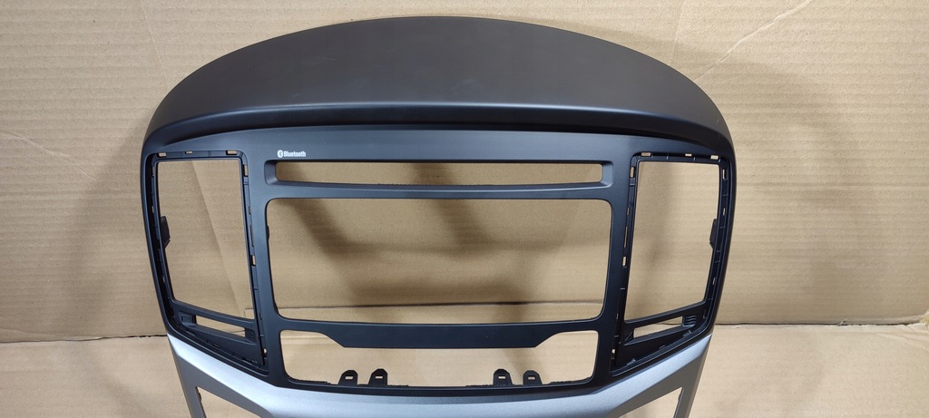 фото №2, Hyundai h1 решітка обдув середня рамка радіо