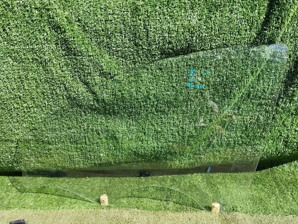 фото №1, Hyundai i20 i pb 08-12 5d стекло левая дверь левый перед 2010 r