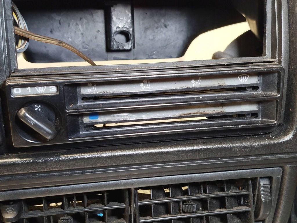 фото №7, Volkswagen golf ii 1991 панель приладів панель приладів приладова лічильник панель обдув