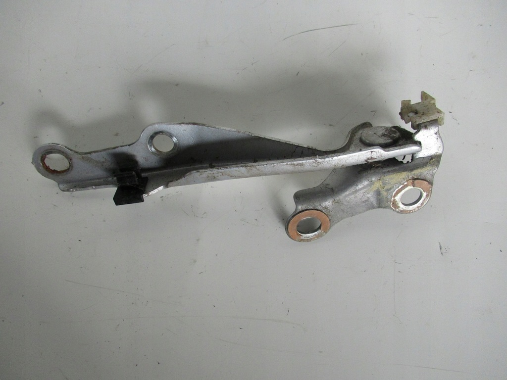 фото №1, Петля правый капот передней toyota yaris 99-05r