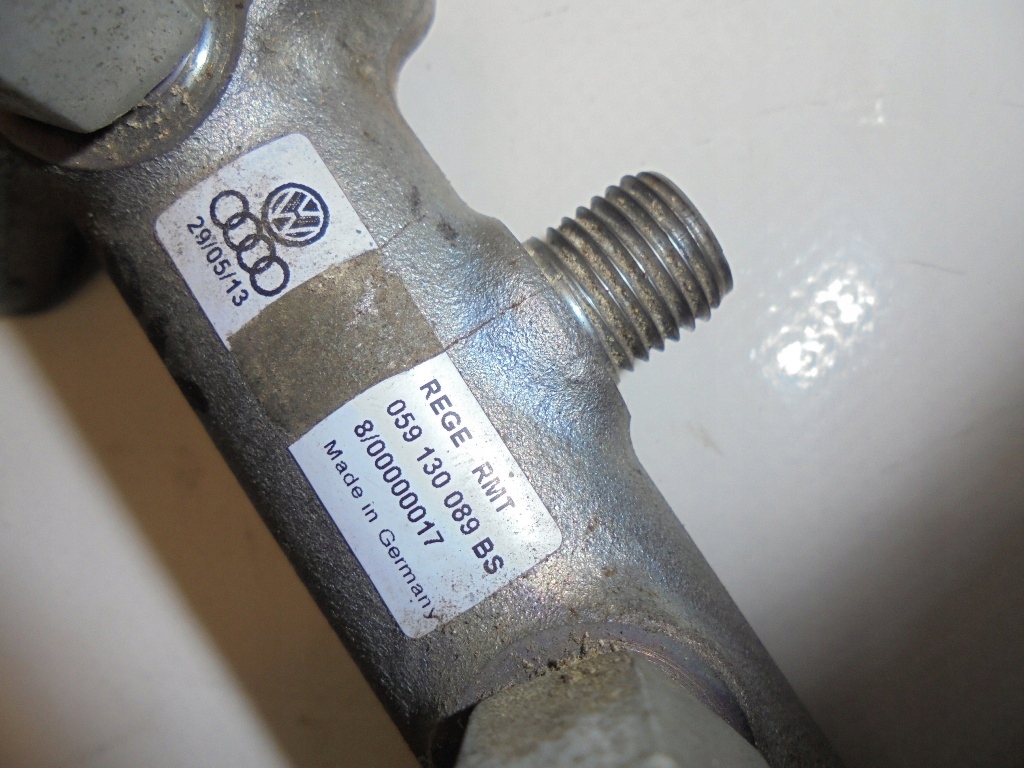 фото №8, Молдинг впрыскная трубка audi a4 a5 q5 q5 a6 059130089bs 05a906051