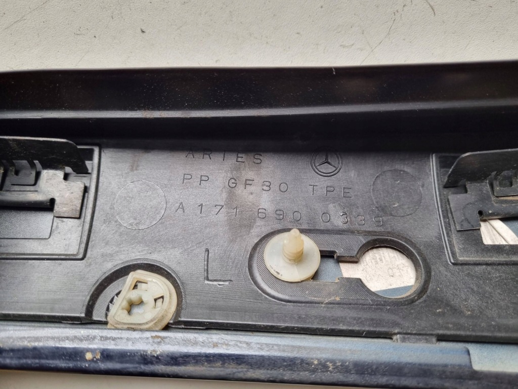 фото №7, Mercedes slk r171 молдинг скло лобове ліва права a1716900339 a1716900439