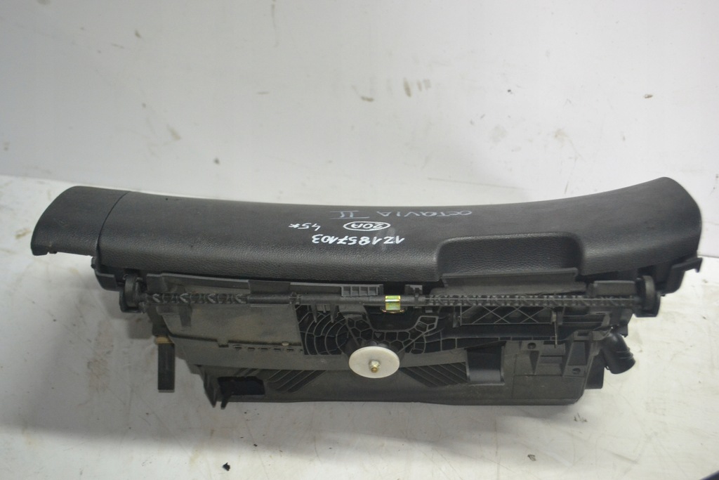 фото №6, Бардачок пассажира skoda octavia 2 ii 1z1857103