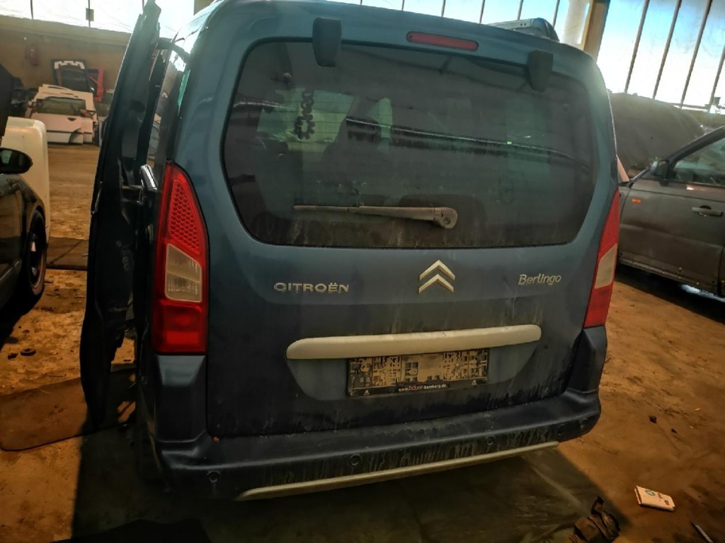 фото №8, Citroen berlingo двигатель крышка отопителя 2011 1.6l efb350 13122010