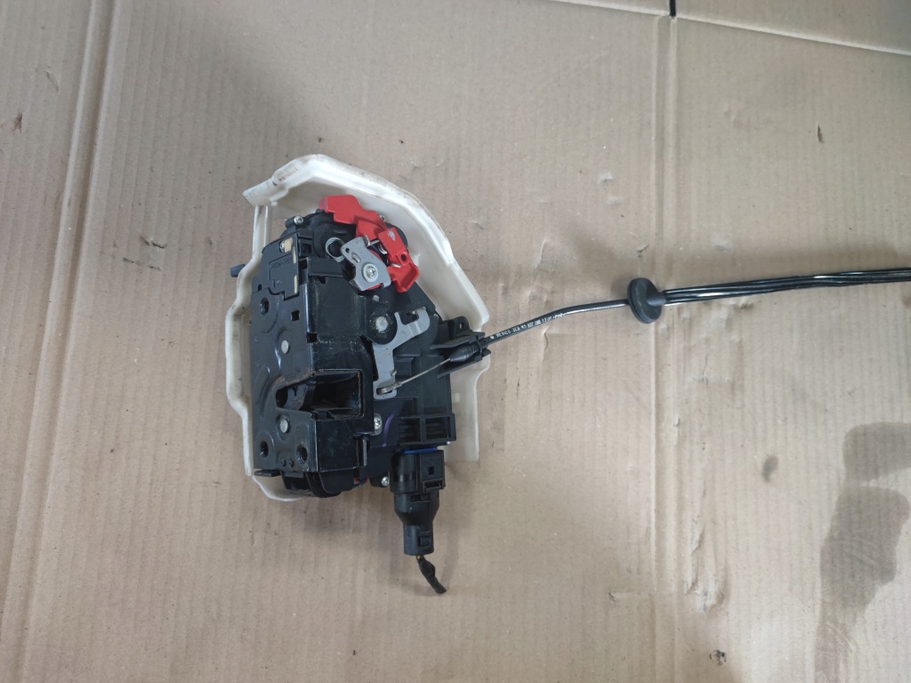 фото №1, Vw golf v 5 jetta замок дверь левый перед 9 pin