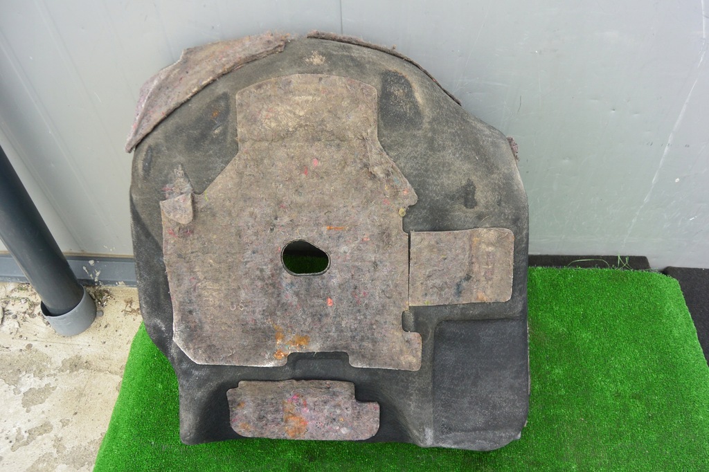 фото №6, Вкладыш багажника maserati quattroporte vi