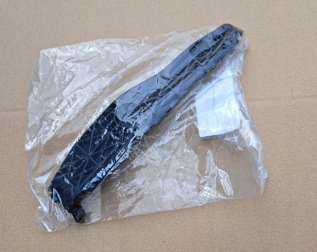 фото №1, Toyota rav4 правий напрямна бампера задня 52155-42011 новий