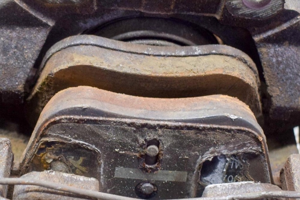 фото №5, Peugeot e-208 p21 суппорт тормоза передний правого 1648035280 2020