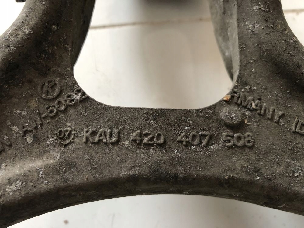 фото №2, Audi r8 4.2 fsi важіль правий перед верхній