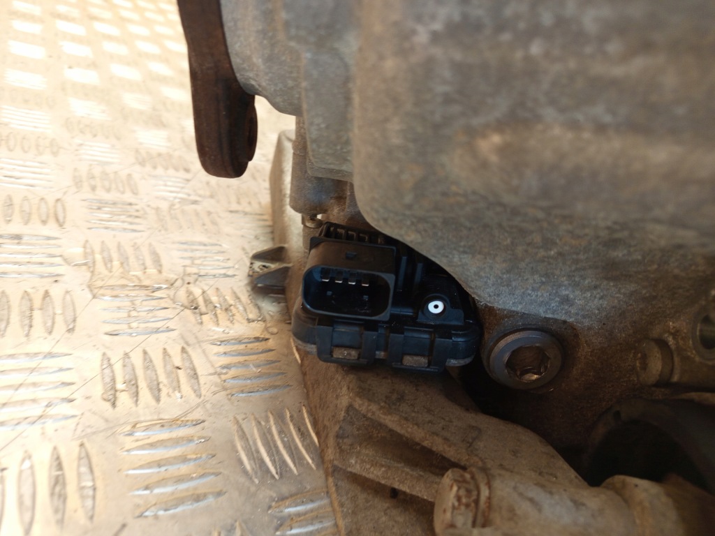 Bmw оригинальный номер 7619176 7619181 x1 e84 редуктор коробки передач регулятор Киев